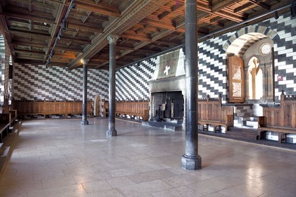 Switzerland, Canton of Vaud, Veytaux, Chillon castle on the shores of Lake Geneva (Lac Leman), Aula Magna one of the three large state rooms