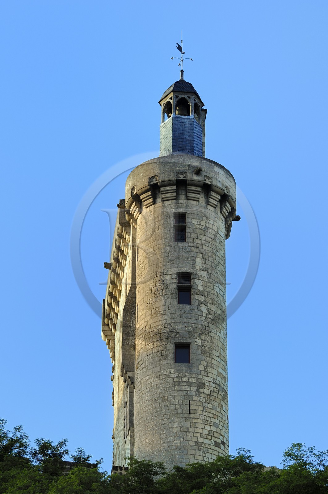 France, Indre et Loire (37), Vallée de la Loire classée Patrimoine Mondial de l' UNESCO, Chinon, le château, la Tour de l'Horloge (musée Jeanne d'Arc)