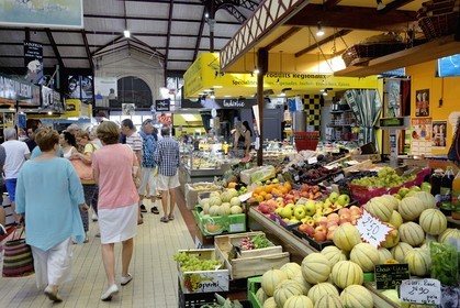France, Aude (11), Narbonne, le marché couvert