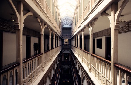 Vietnam, province de Hanoi, Hanoi, couloir de l' hôtel Métropole