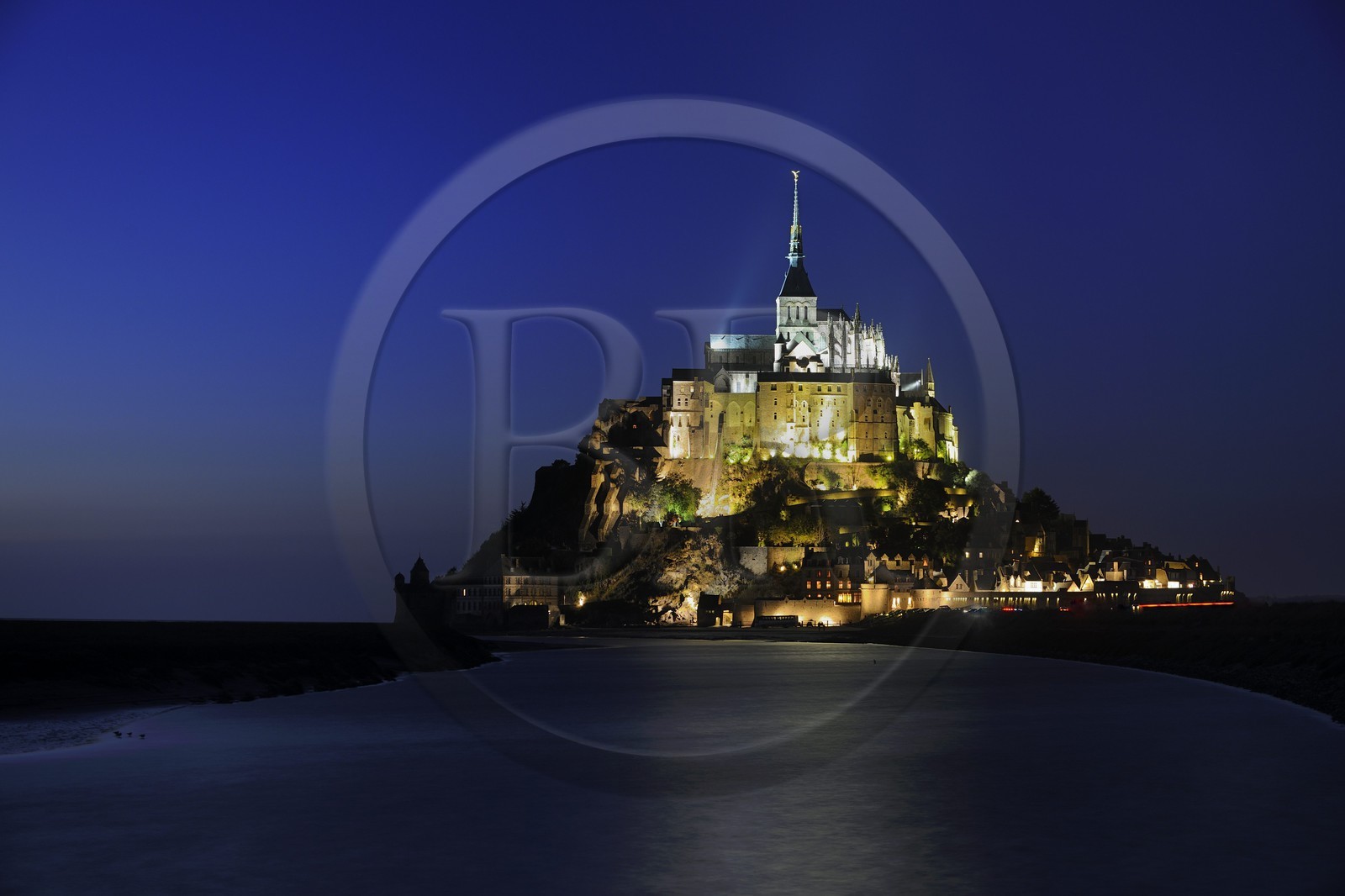 France, Manche, Mont Saint Michel, listed as World Heritage by UNESCO, and the Couesnon River