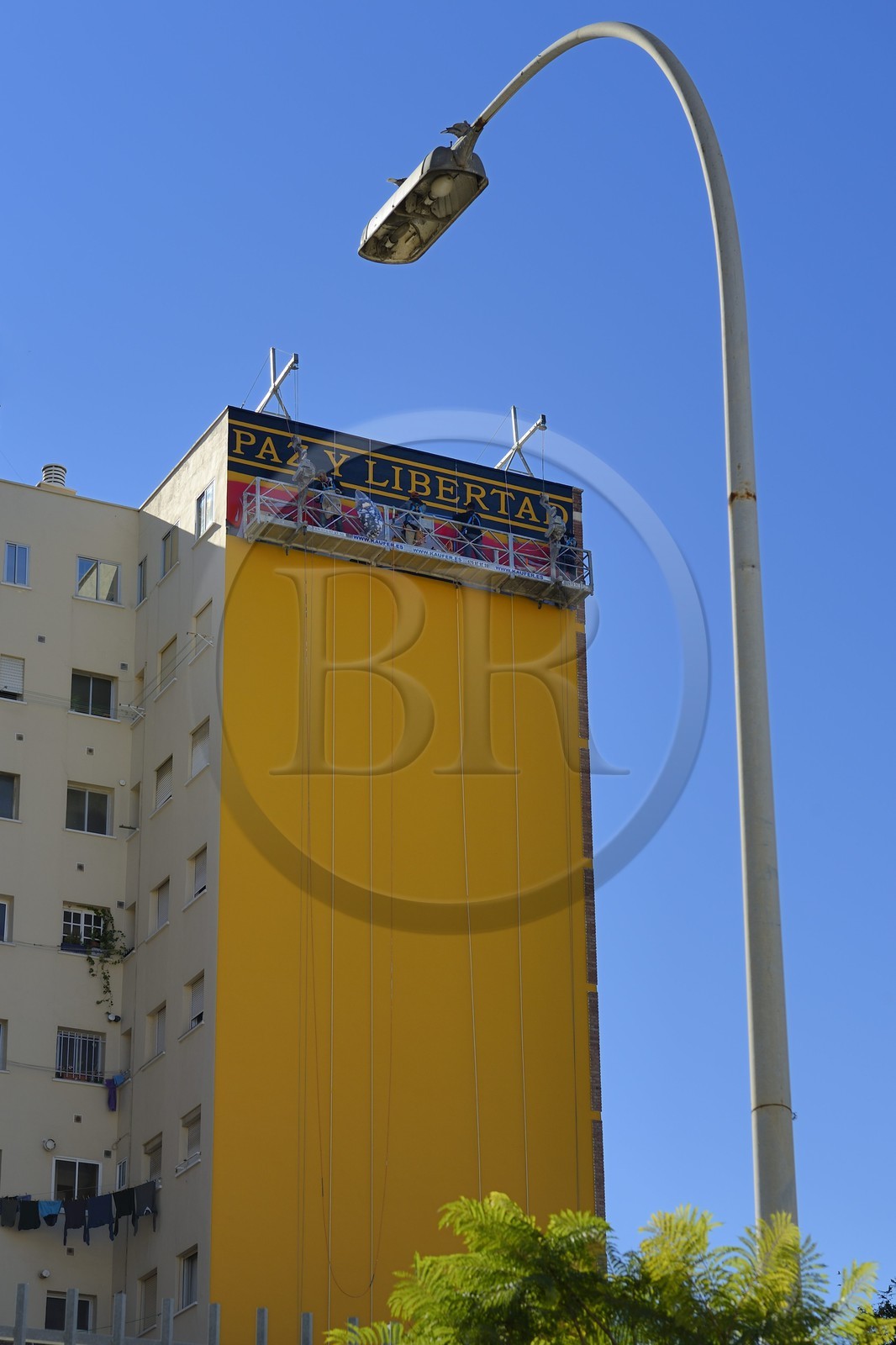 Spain, Andalusia, Malaga, Soho district, barrio de las Artes (Arts District), Maus street art, creation of a mural by Obey Giant directed by Frank Shepard Fairey