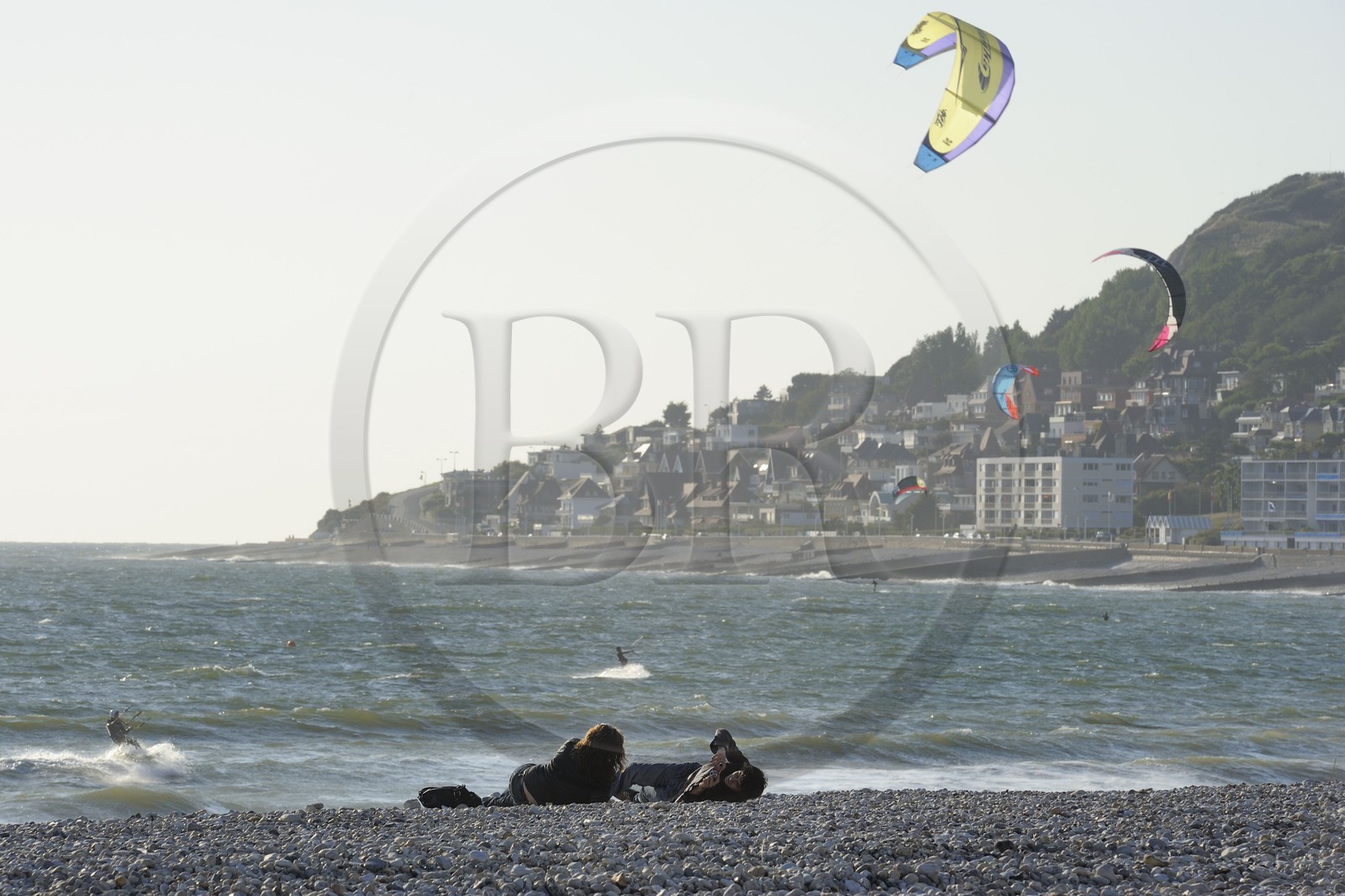 France, Seine-Maritime (76), la commune de Sainte-Adresse prolonge Le Havre par la côte, la grande plage de galets
