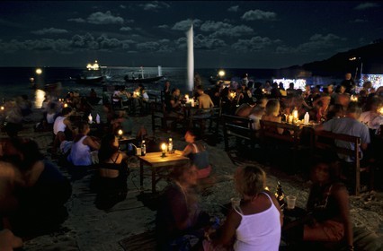 Thailand, Samui islands archipelago, Full Moon Party on Koh Pha-Ngan island, beginning of evening on Had Rin beach