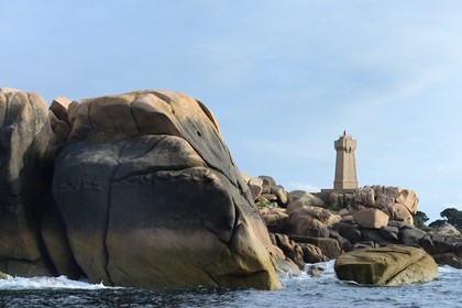 France, Cotes-d'Armor, Cote de Granit Rose (the Pink Granite coast), Perros Guirec, Ploumanach, Pointe de Squewel and Mean Ruz Lighthouse