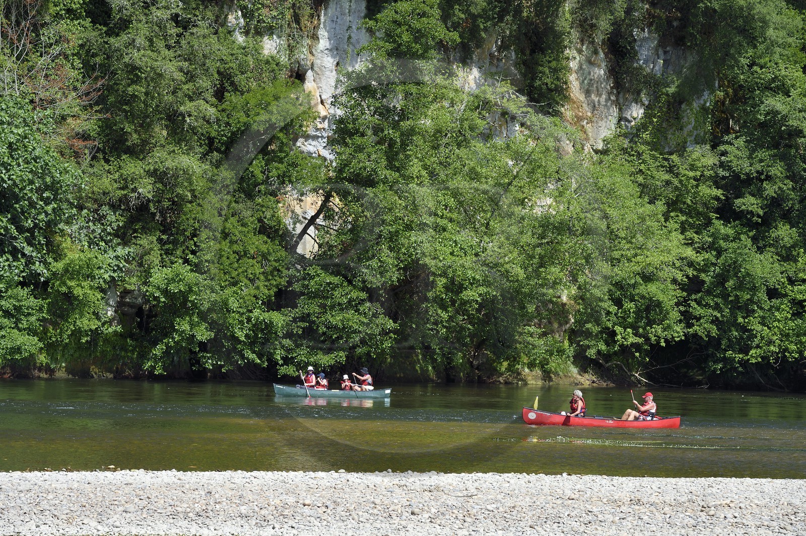 France, Dordogne (24), Périgord Noir, vallée de la Dordogne, Vitrac, descente de la Dordogne en canoé-kayak