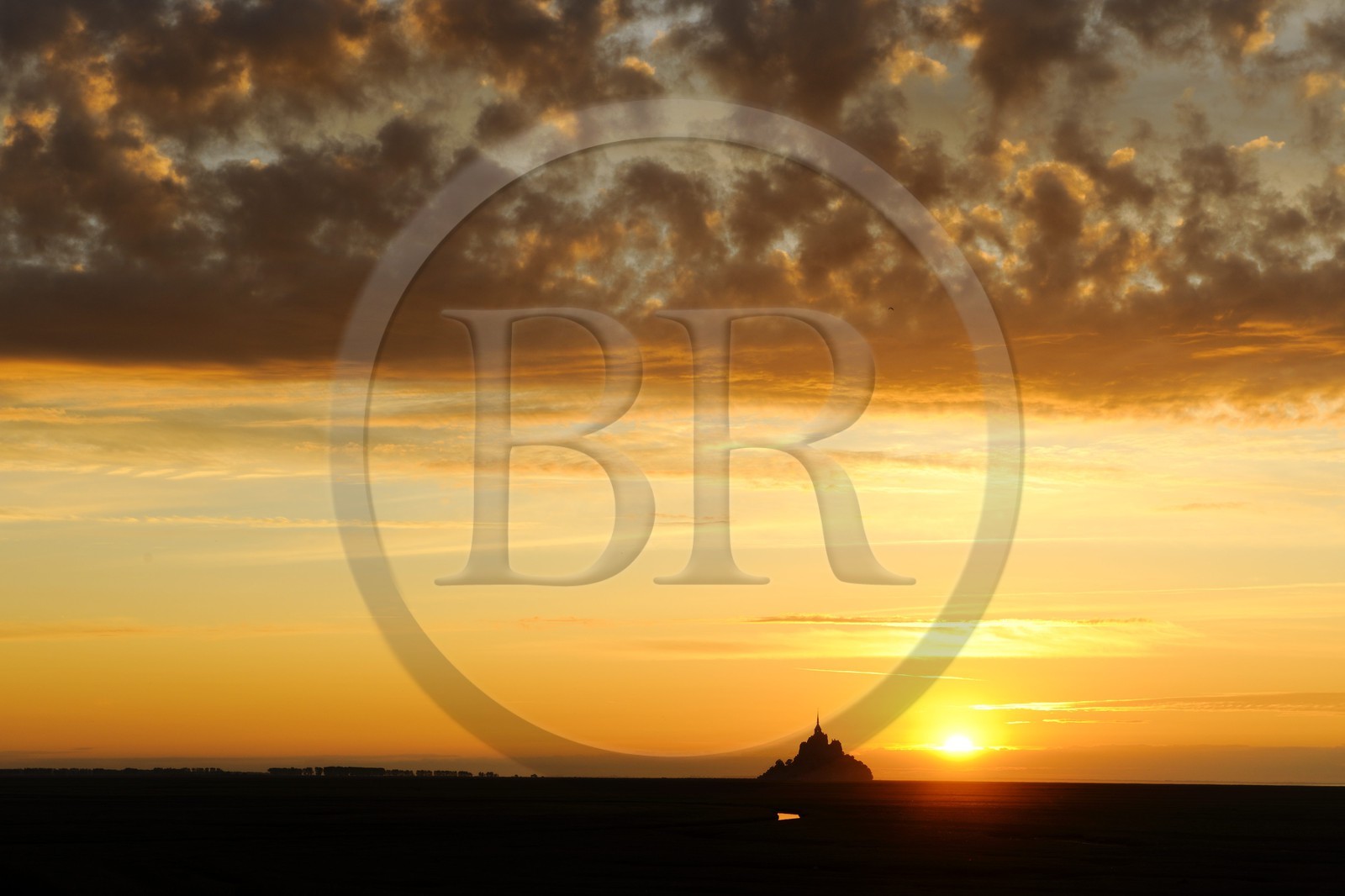 France, Manche, Bay of Mont Saint Michel, listed as World Heritage by UNESCO, Mont Saint Michel at sunset