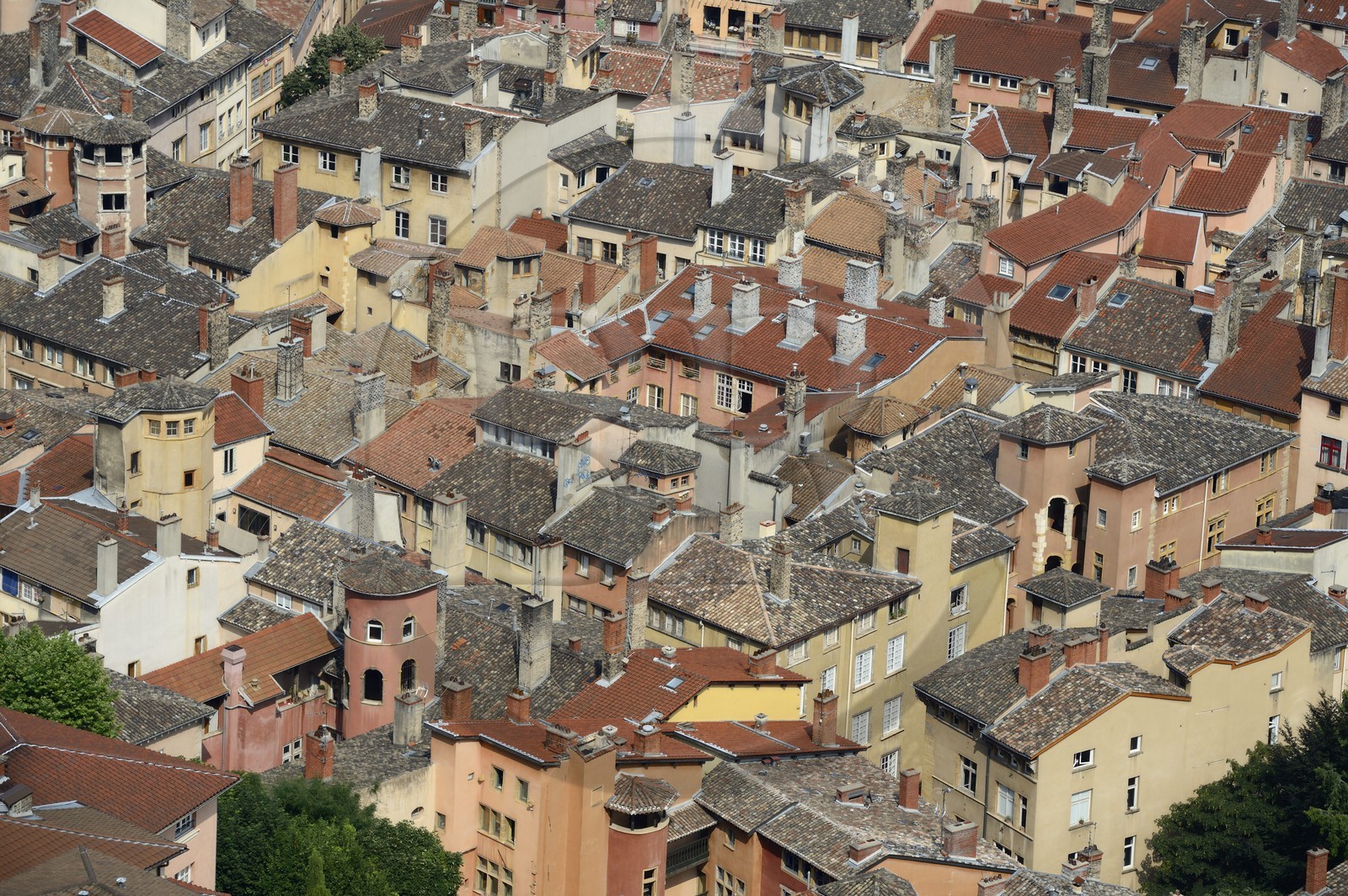 France, Rhône (69), Lyon, site historique classé Patrimoine Mondial de l'UNESCO, Vieux Lyon, le quartier Saint-Jean avec ses maisons Renaissance, au premier plan la Maison du Crible aussi appelée Tour Rose