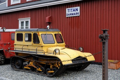 Norvège, Svalbard (Spitzberg), Longyearbyen, autochenille half-track des années 1950