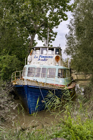 France, Loire-Atlantique (44), Saint-Jean-de-Boiseau, Chantier Marlo, charpente navale, le bateau La Pimpante en attente de réfection