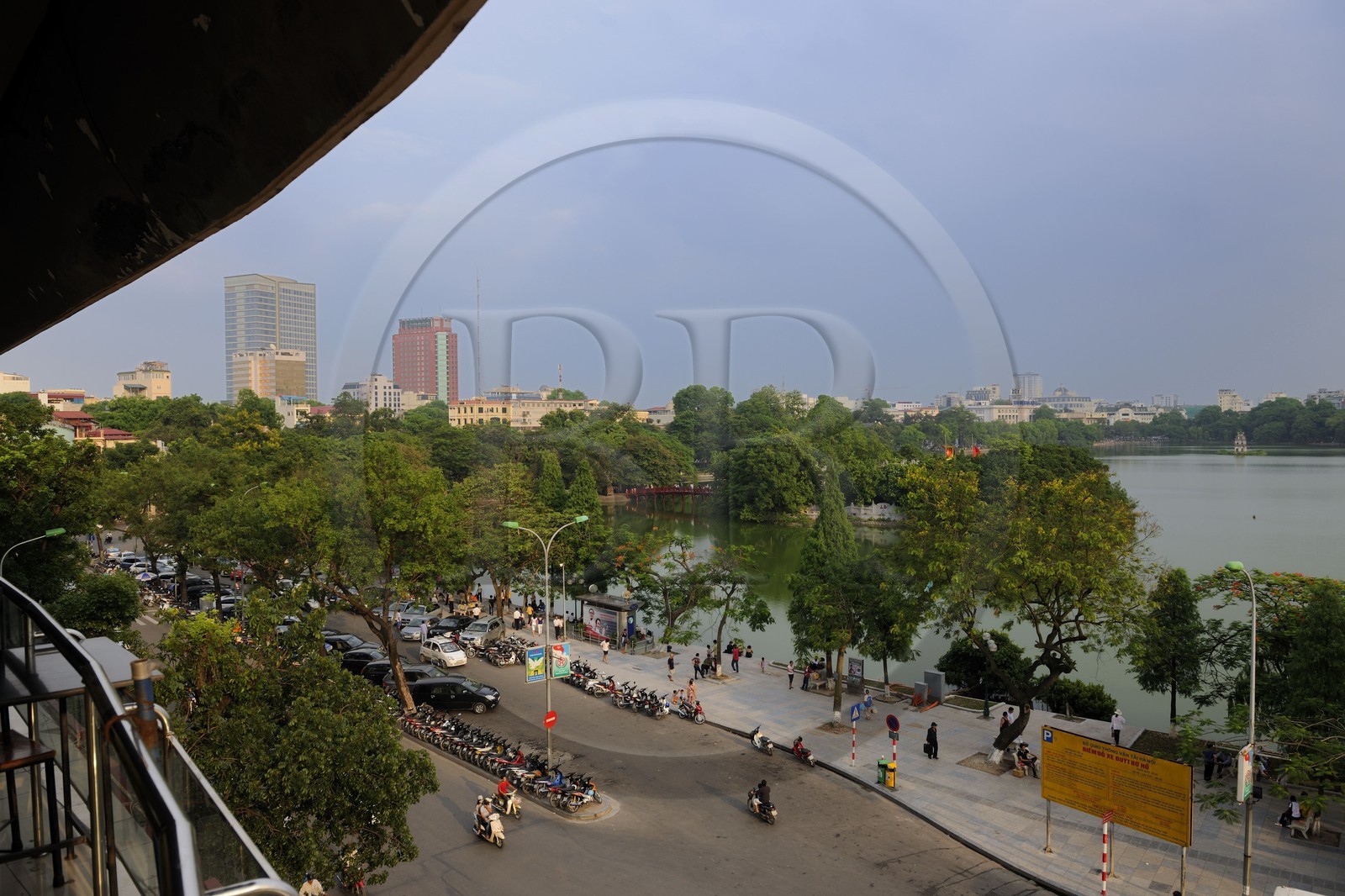Vietnam, Hanoï, vieille ville, lac Hoan Kiem appelé le petit lac ou lac de l'épée restituée