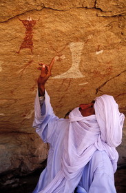 Libya, region of the desert, the Fezzan (Sahara), Tadrart Akakus, rock drawings of Wadi Teshwinat (representation of dancers)