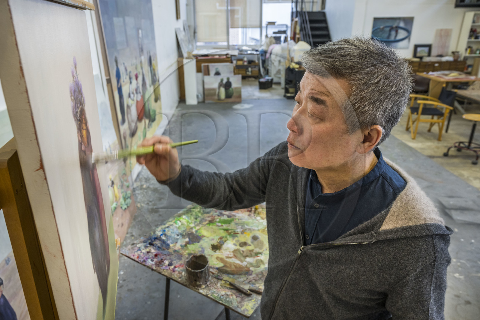 France, l'artiste peintre de Xiao Fan Ru dans son atelier aux Lilas près de Paris