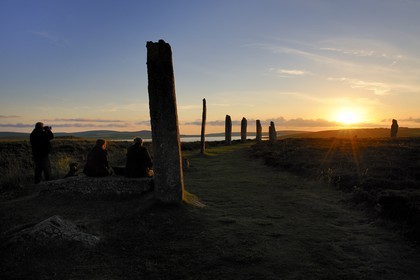 Royaume-Uni, Ecosse, Iles Orcades, Ile de Mainland, au bord du Loch of Stenness, cercle de pierres levées du Ring of Brodgar, classées Patrimoine Mondial de l' UNESCO