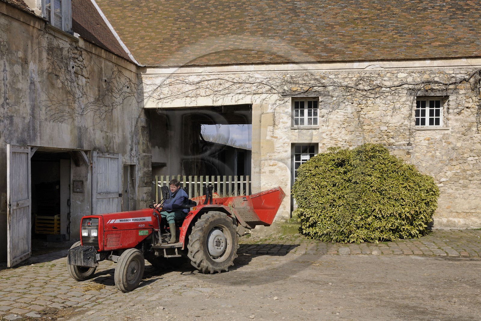 France, Yvelines (78), Saint-Cyr-l'Ecole, la ferme de Gally sur le Domaine de Versailles