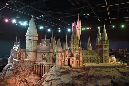 Royaume-Uni, Hertfordshire, Leavesden, Leavesden Film Studios, Harry Potter Studio Tour London, les coulisses du tournage des 8 films de Harry Potter, maquette de l'école de Poudlard