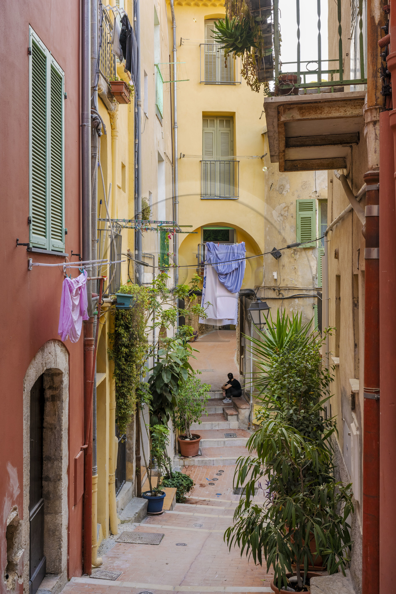 France, Alpes-Maritimes (06), Menton, la vieille ville, dédale de ruelle en escalier, rue Acquassoma