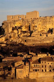 France, Bouches-du-Rhône (13), Les Baux-de-Provence, labellisé Les Plus Beaux Villages de France, le village dominé par son château