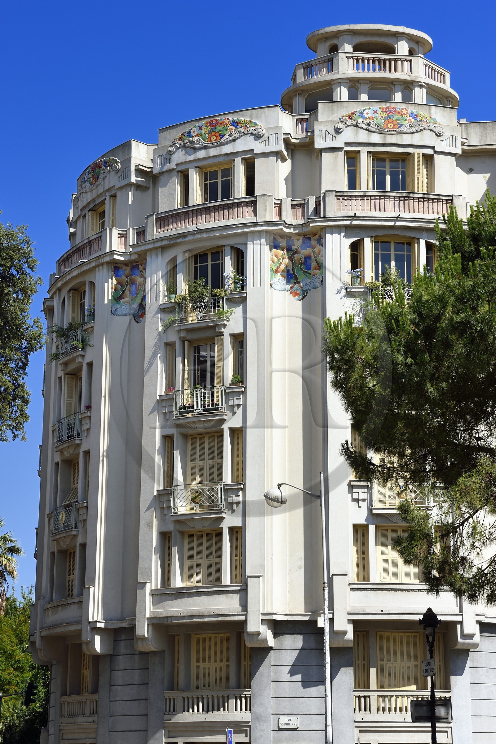 France, Alpes-Maritimes, Nice, Art Deco style building La Rotonde (1929-1930) at 41 Boulevard Gambetta by architect G.Dikansky