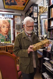France, Var (83), Toulon, Philippe Mouren, Monsieur Cinéma qui collectionne les affiches de films dans son appartement avec une affection toute particulière pour Mylène Demongeot