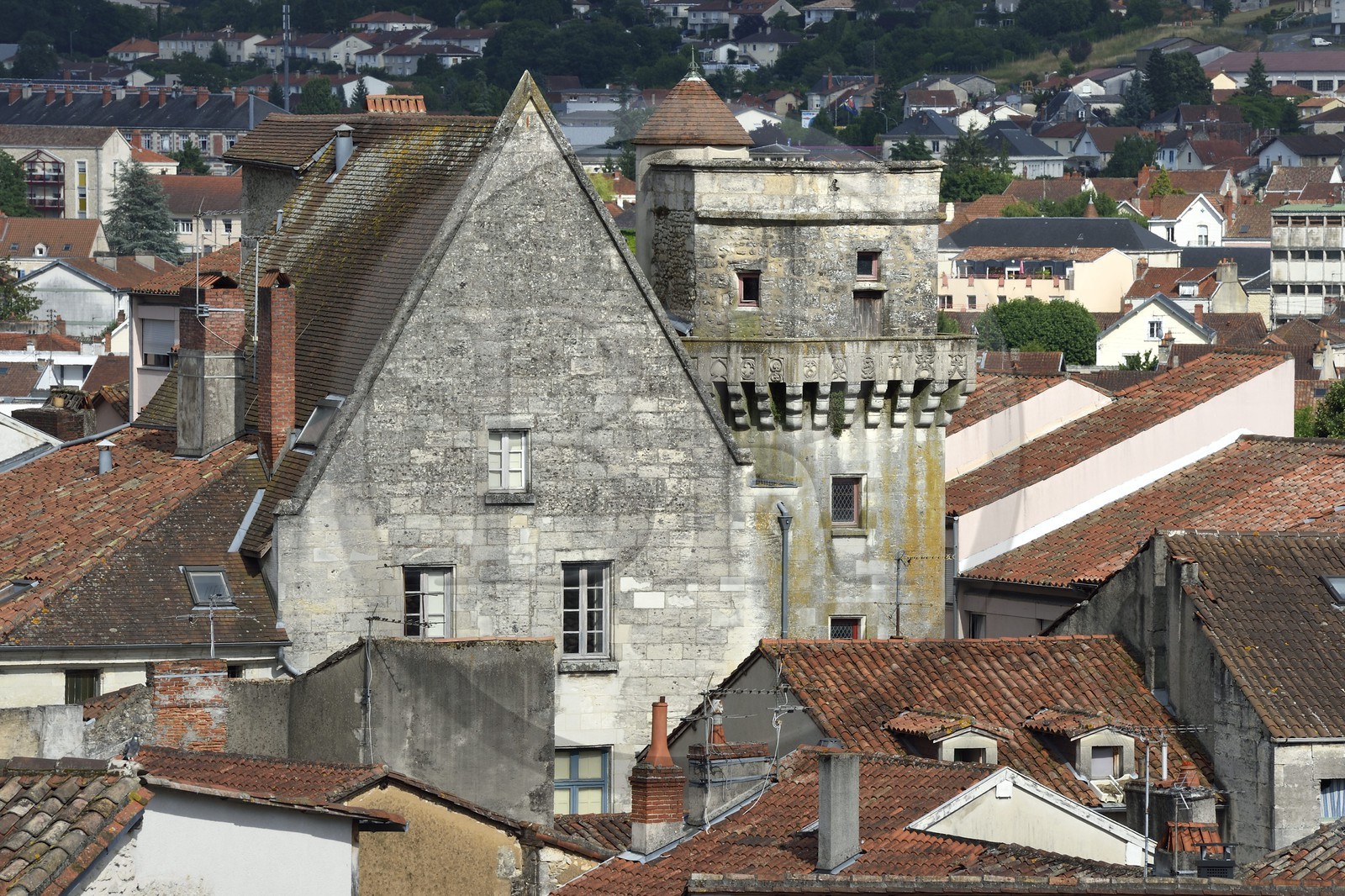 France, Dordogne, White Perigord,  Perigueux, the Mansion Saltgourde from the Mataguerre tower