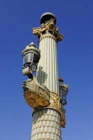 France, Paris (75), lampadaire de la place de La Concorde