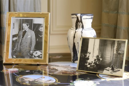 France, Alpes-Maritimes (06), Cannes, la villa La Californie où vécu Pablo Picasso, aujourd'hui renommé le Pavillon de Flore par Marina Picasso, Pablo Picasso et Olga Khokhlova sont à nouveau réunis en photo par leur petite fille Marina