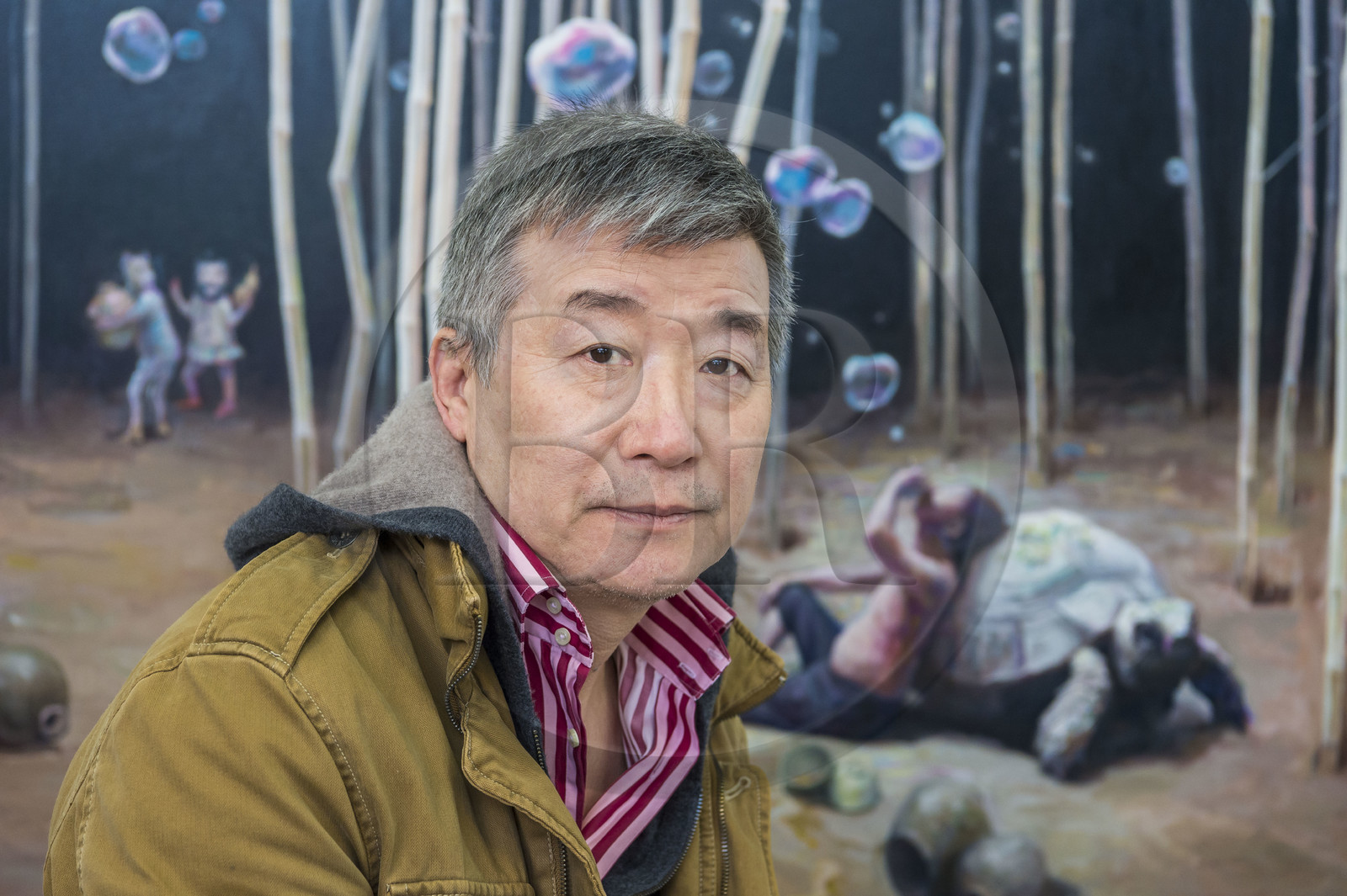 France, Seine-Saint-Denis (93), Les Lilas, l'artiste peintre Xiao Fan Ru dans son atelier
