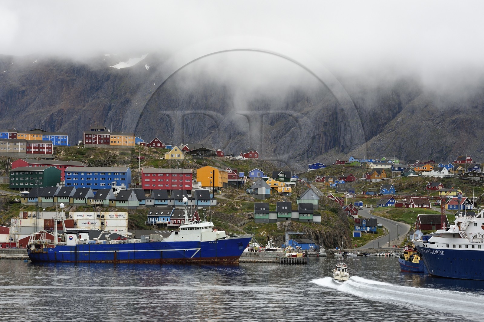Groenland, région du centre ouest, Sisimiut (autrefois Holsteinsborg) dans la baie de Kangerluarsunnguaq, le port