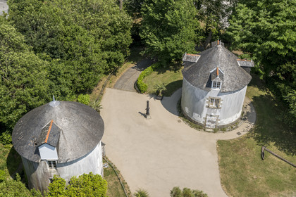 Morbihan (56), Lorient, l’Enclos du port, moulins de l'amirauté