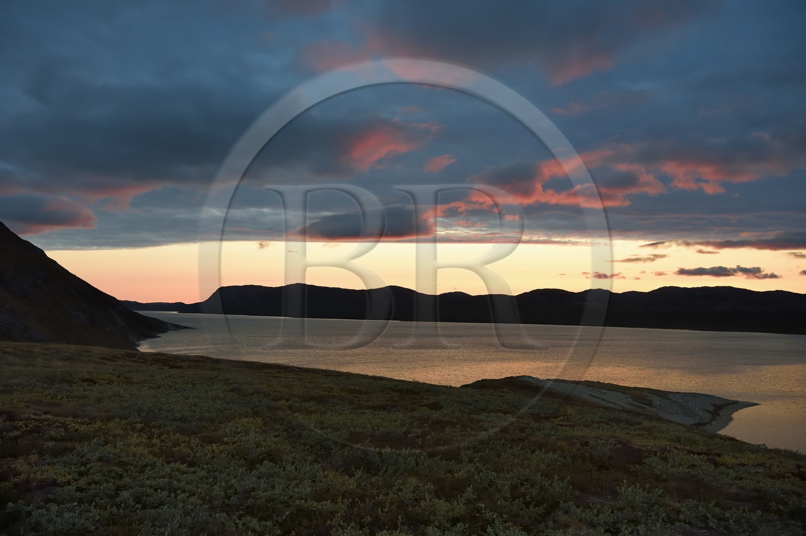 Groenland, région du centre ouest vers Kangerlussuaq, Long lake (Aajuitsup Tasia) à l'Est de la ville