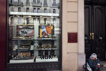 France, Var (83), Toulon, vitrine d'une joaillerie sur le boulevard de Strasbourg
