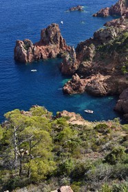 France, Var (83), Agay commune de Saint-Raphaël, massif de l'Estérel, crique du cap du Dramont