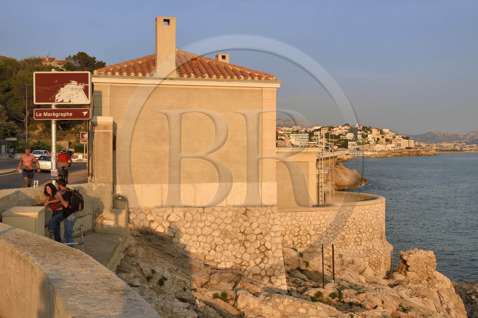 France, Bouches-du-Rhône (13), Marseille, la Corniche JF Kennedy, Le Marégraphe qui calcule le niveau moyen des marées ainsi que le point zéro
