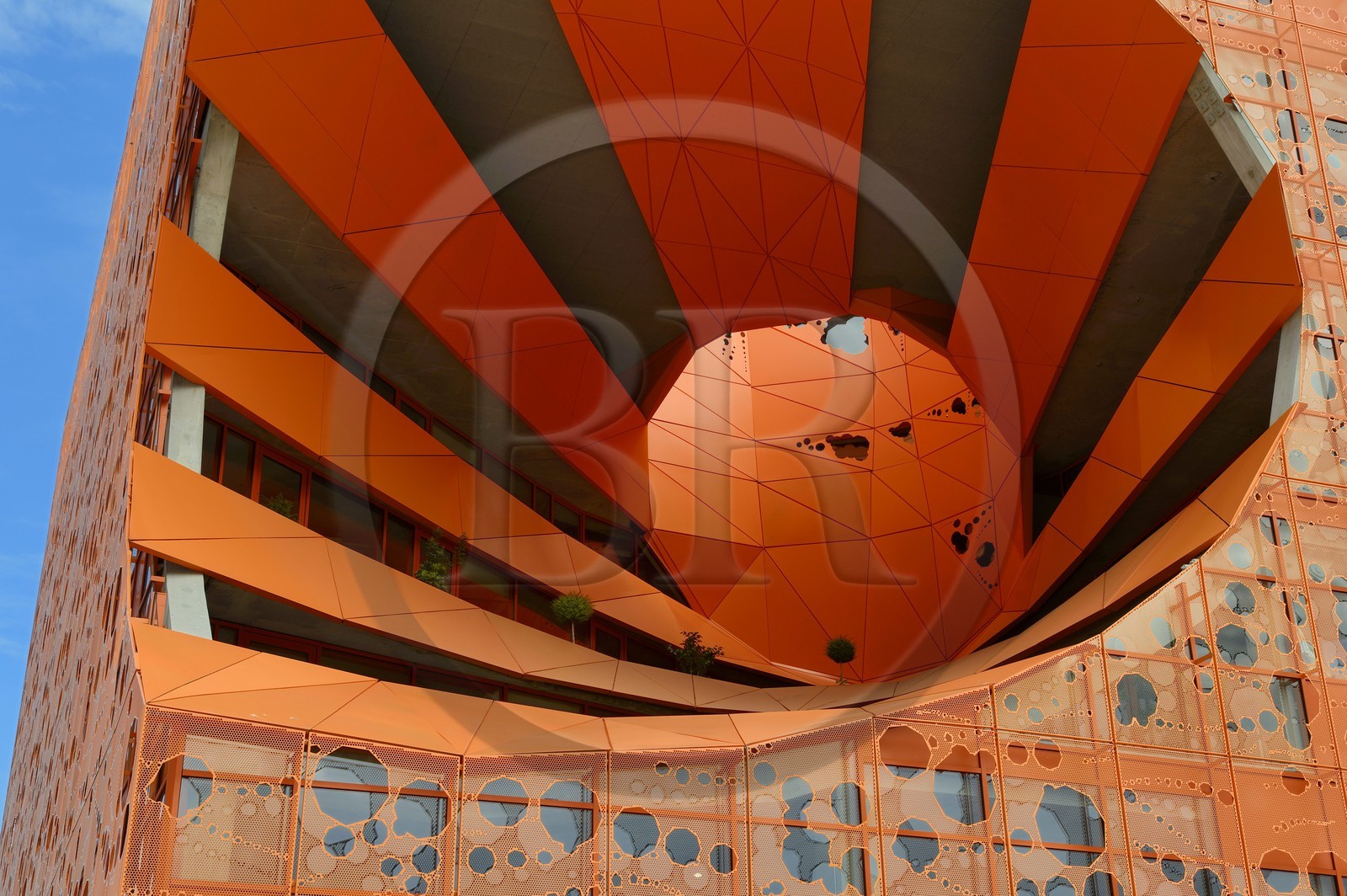 France, Rhone, Lyon, La Confluence new district in the South of the Presqu'ile (Peninsula), Quai Rambaud, the Orange Cube by Dominique Jakob and Brendan MacFarlane architects