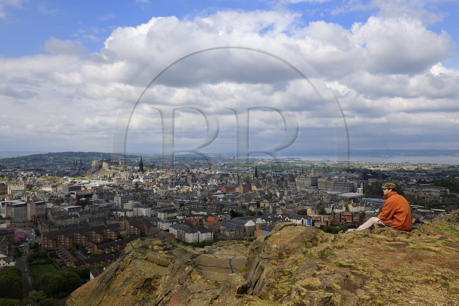 United Kingdom, Scotland, Edinburgh, listed as World Heritage by UNESCO, view over the city spreading up to the Firth of Forth from Arthur's seat