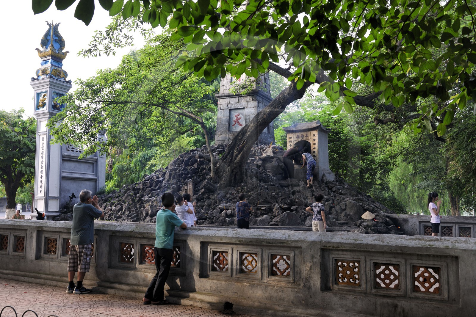 Vietnam, Hanoï, vieille ville, lac Hoan Kiem appelé le petit lac ou lac de l'épée restituée, temple Ngoc Son (de la montagne de jade)