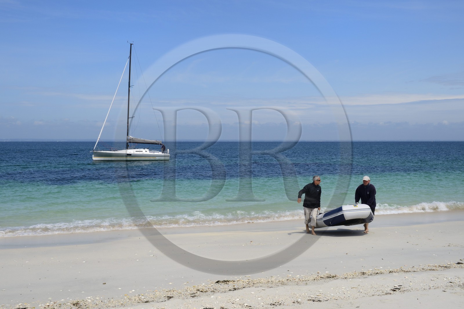 France, Finistère (29), La Foret Fouesnant, archipel des Glénan, Ile de Guiriden, le voilier Pogo 10.50