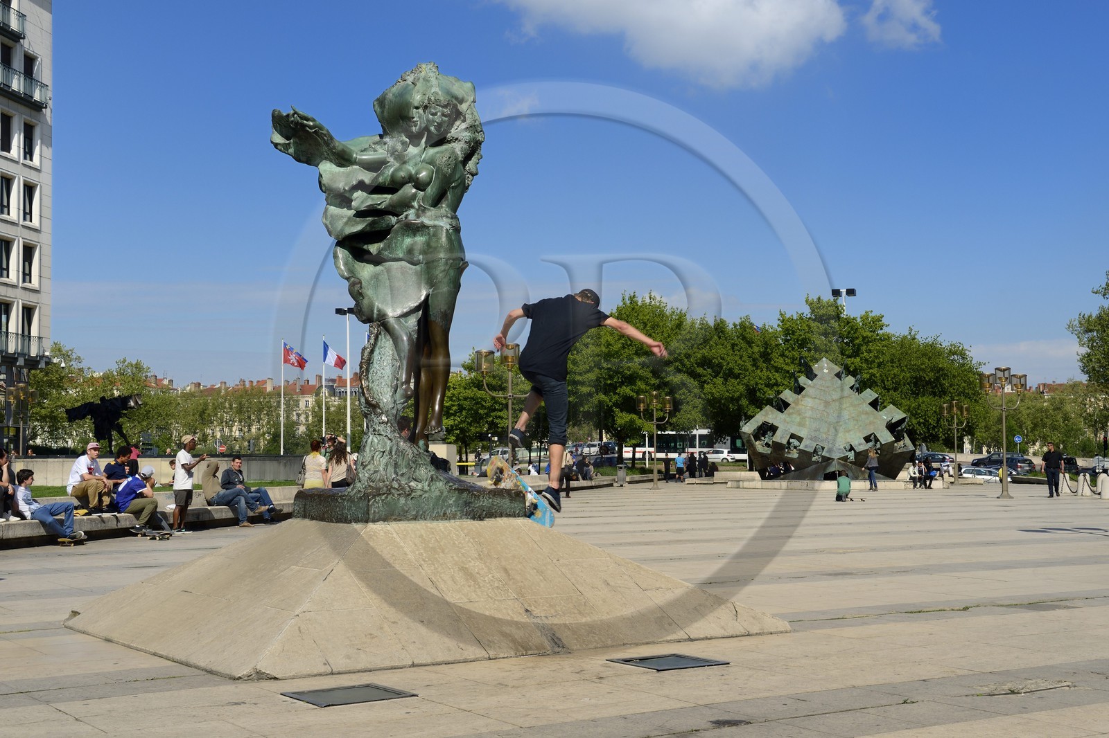 France, Rhône (69), Lyon, site historique classé Patrimoine Mondial de l'UNESCO, place Louis Pradel, Effigies de Louis Pradel et de Louise Labbé œuvres du sculpteur Ipoustéguy