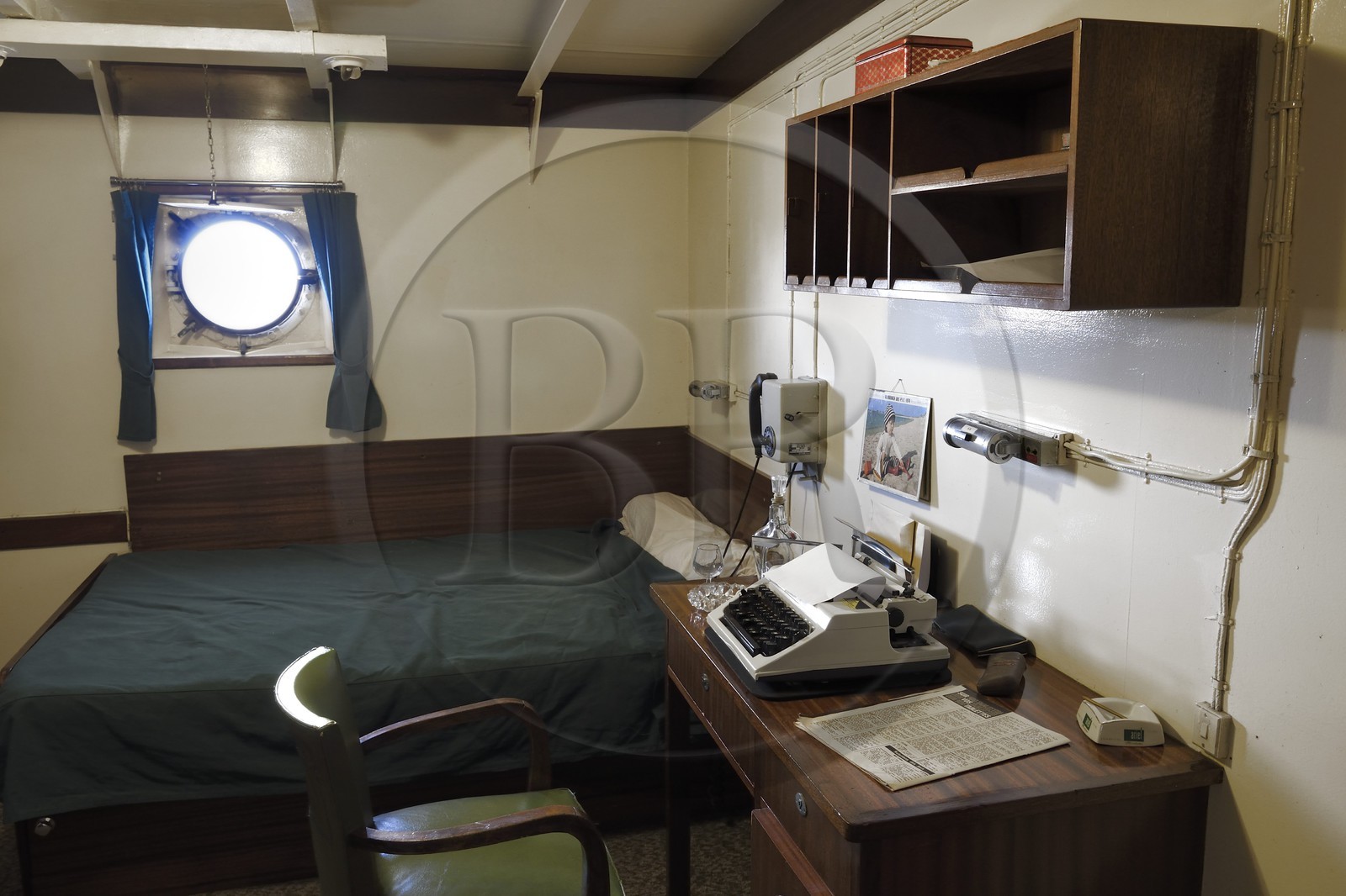 France, Charente-Maritime (17), La Rochelle, le bassin des grands yachts, Musée Maritime, la frégate météorologique France I, le pont des officiers, une cabine