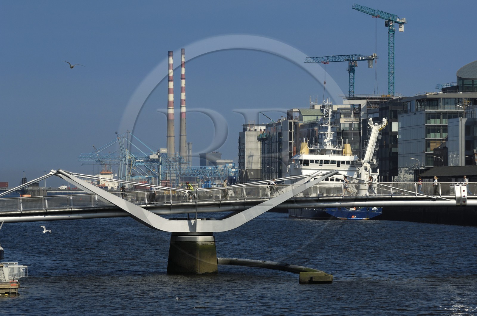 Irlande, Comté de Dublin, Dublin, Sean O'Casey Bridge, par les architectes Brian O'Halloran & Associates, sur la River Liffey