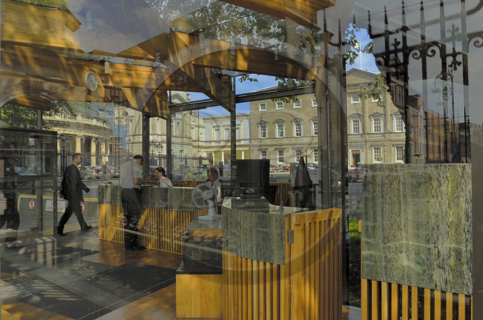 Irlande, Dublin, les Leinster Pavilions à l'entrée du National Museum et National Library (Bucholz McEvoy Architects)