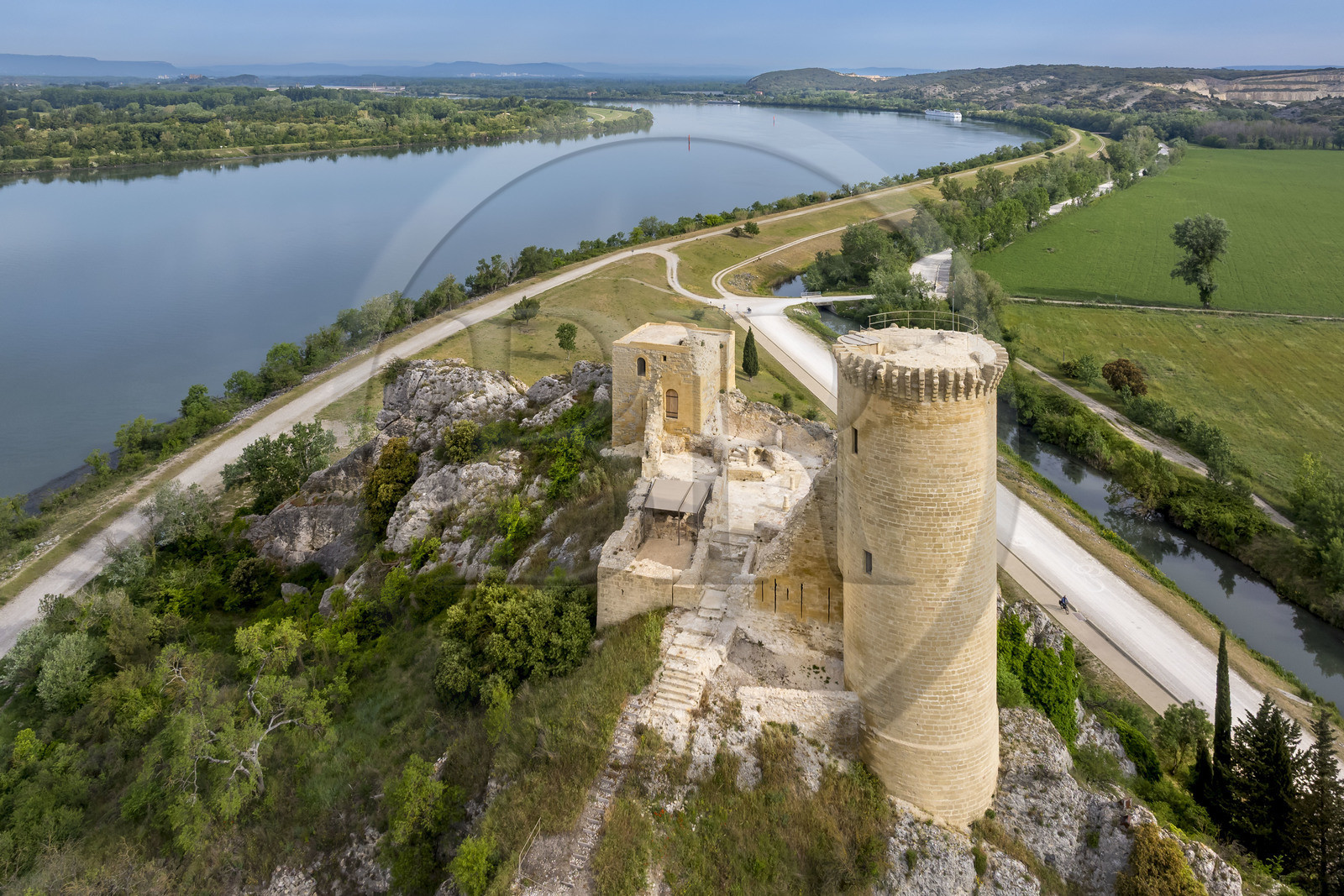 France, Vaucluse, Chateauneuf du Pape, the castle of L'Hers (10th century) on the banks of the Rhone river dominates the Via Rhona cycle route (aerial view)