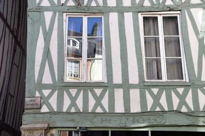 France, Seine-Maritime (76), Rouen, maison à pans de bois dans la très vieille rue Damiette