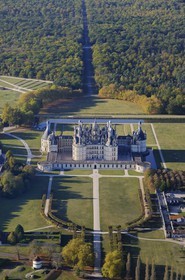 France, Loir et Cher (41), Vallée de la Loire classée Patrimoine Mondial de l' UNESCO, château de Chambord, façade Est (vue aérienne)