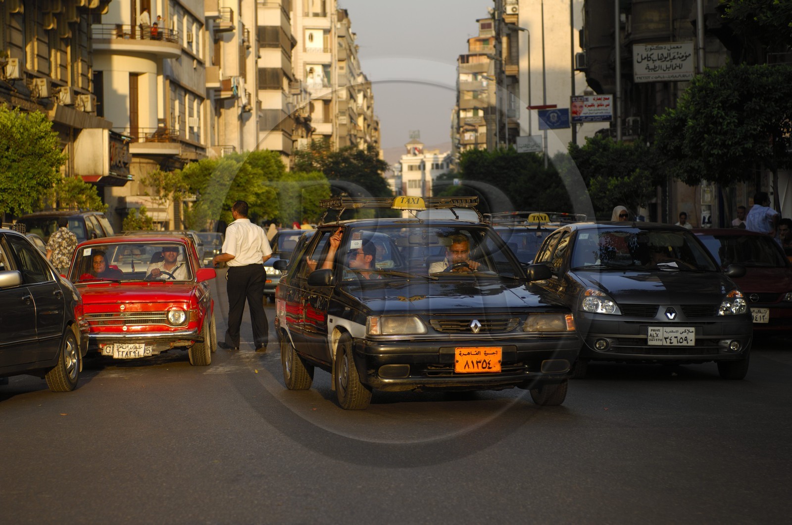 Egypte, Le Caire, taxi dans les rues embouteillées