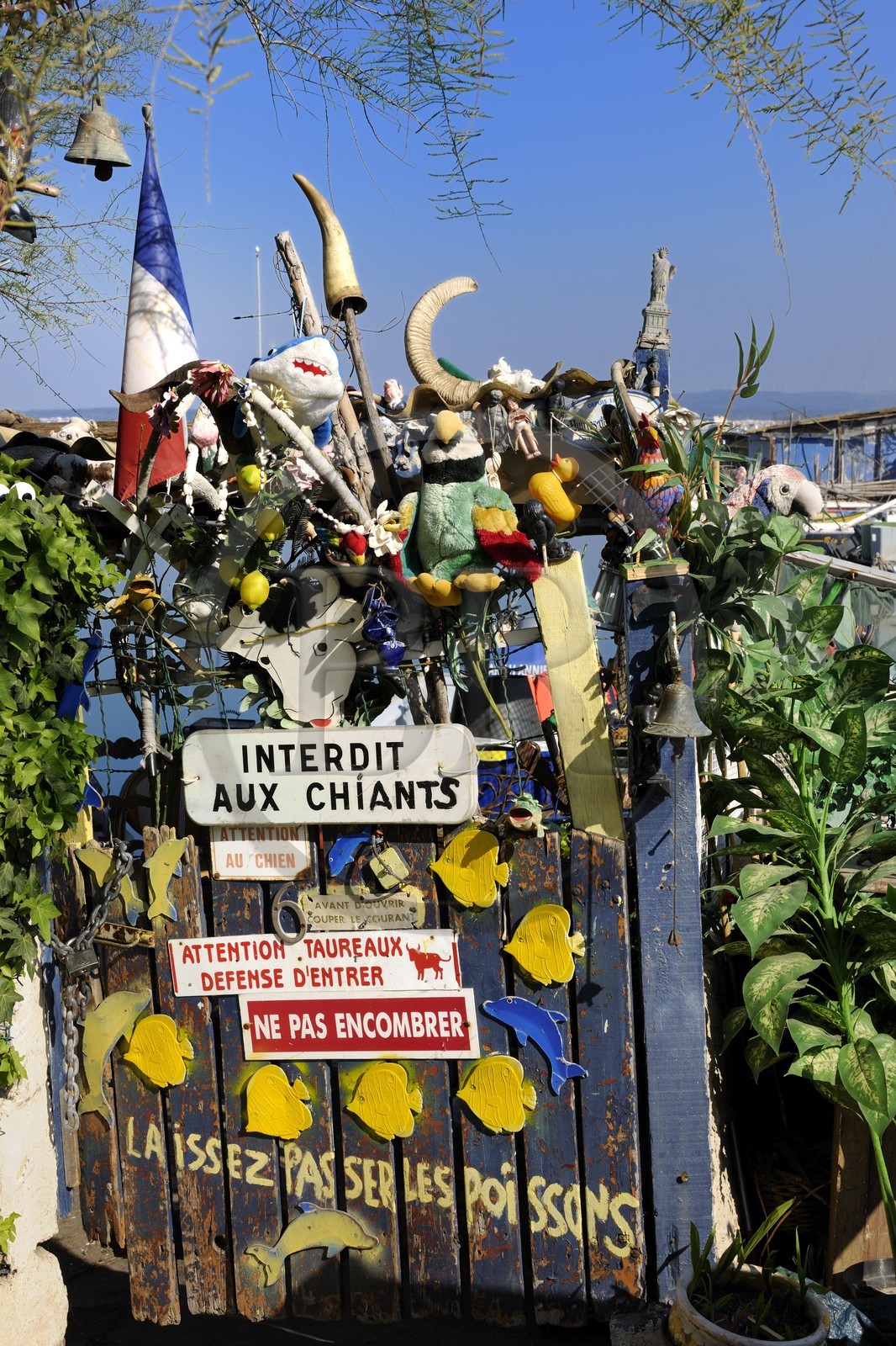 France, Hérault (34), Sète, quartier de la Pointe Courte, village de pêcheurs donnant sur l'étang de Thau, le quai Georges Brassens, cabanon de Josian Izoird