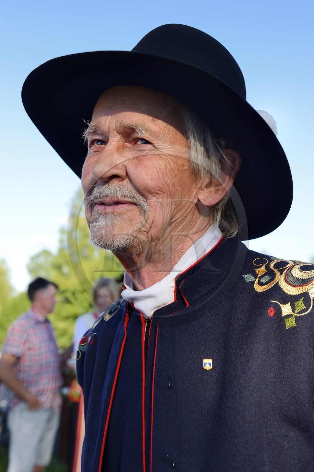 Sweden, Dalarna County, Leksand area, Midsummer celebrations in the tiny hamlet of Hjulbäck, man in traditional costume