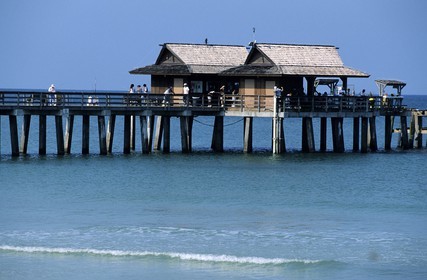 Etats-Unis, Floride, Naples, ponton sur le Golfe du Mexique