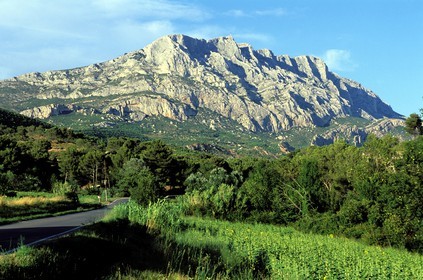 France, Bouches-du-Rhône (13), la montagne Sainte-Victoire